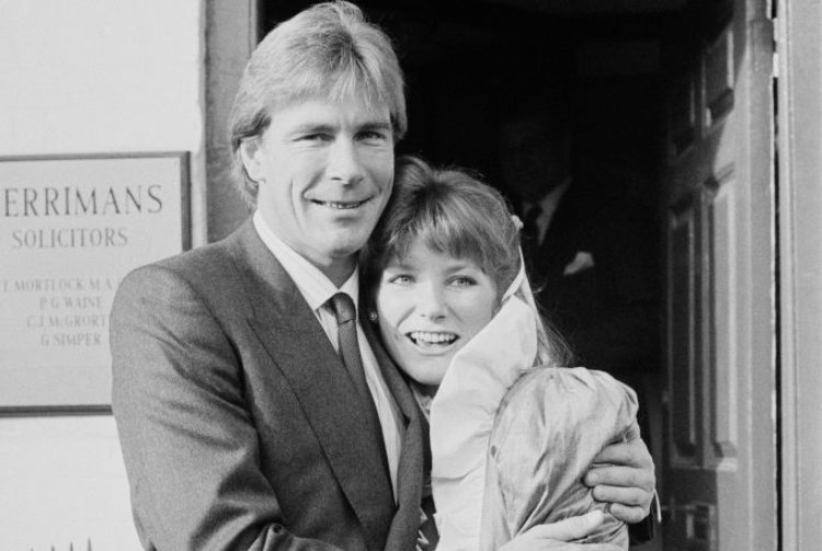 British racing driver James Hunt (1947 - 1993) and Sarah Lomax on their wedding day