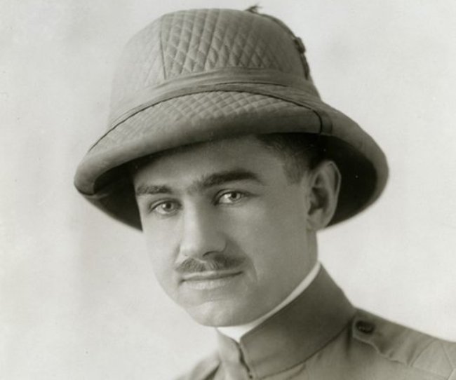 Lowell Thomas in Arabia 1918.