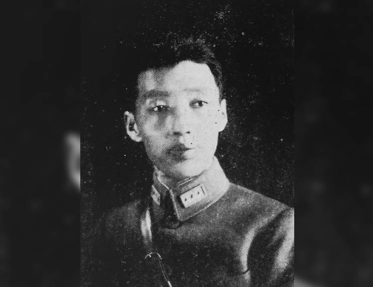 Shi Yousan in uniform