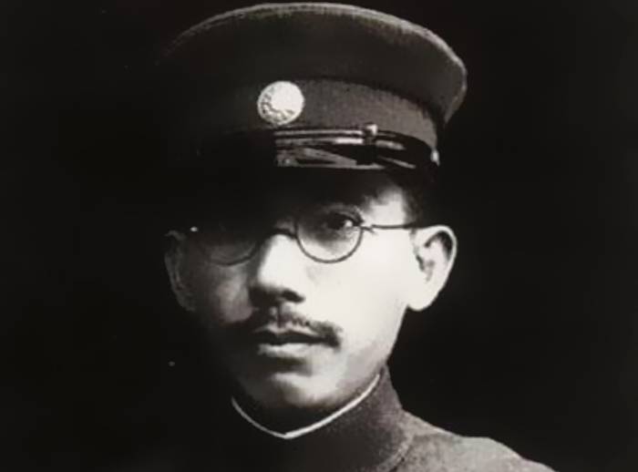 Tang Shenugzhi in uniform