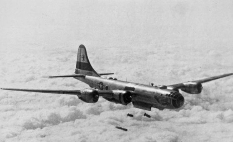 A B-29 dropping 1,000 lb (450 kg) bombs over Korea