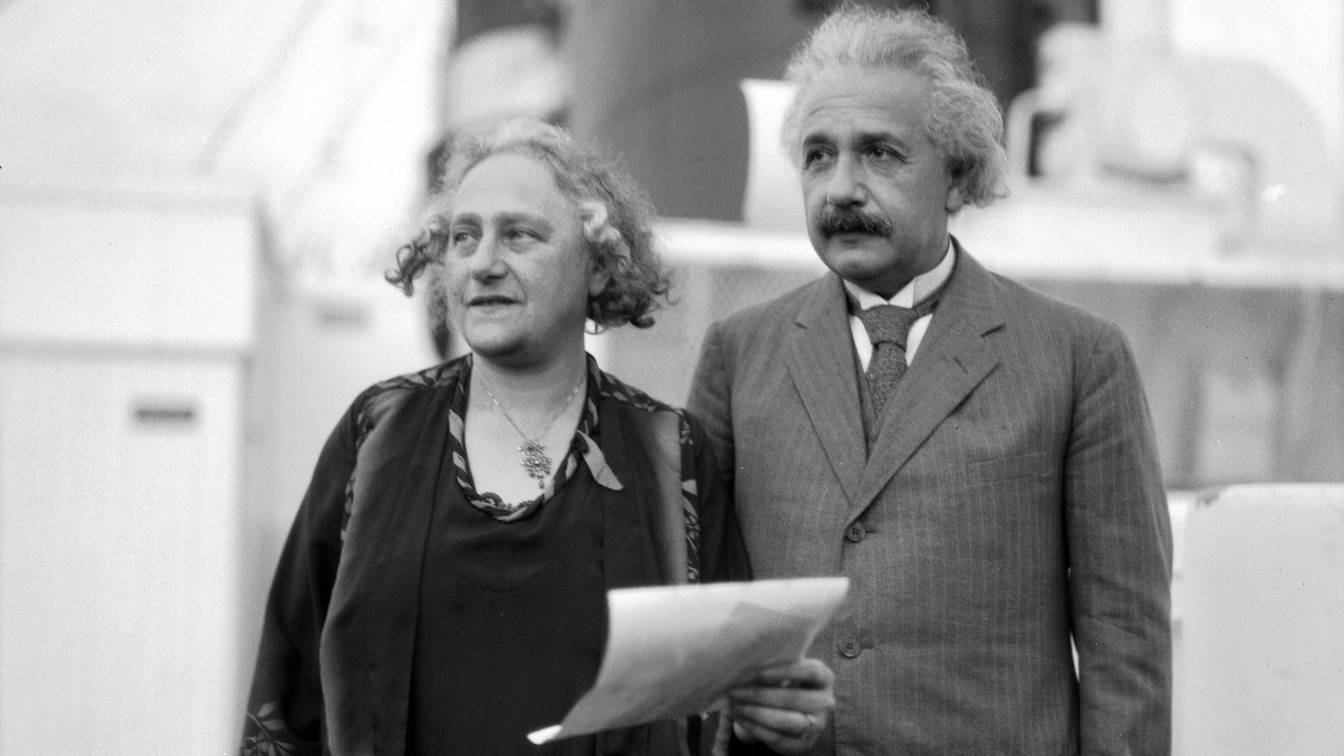 File:Albert Einstein and Elsa Einstein arriving by ship, San Diego, 1930 (cropped).jpg