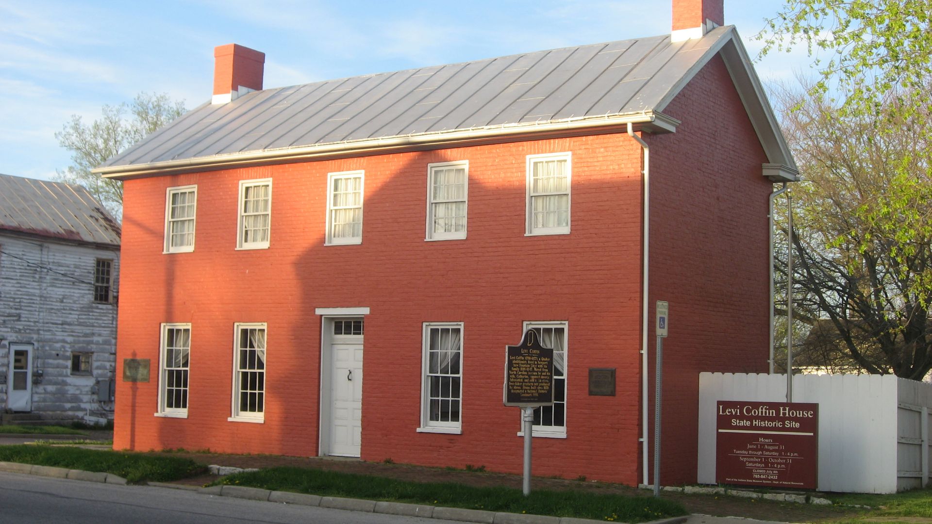 File:Levi Coffin House, front and southern side.jpg