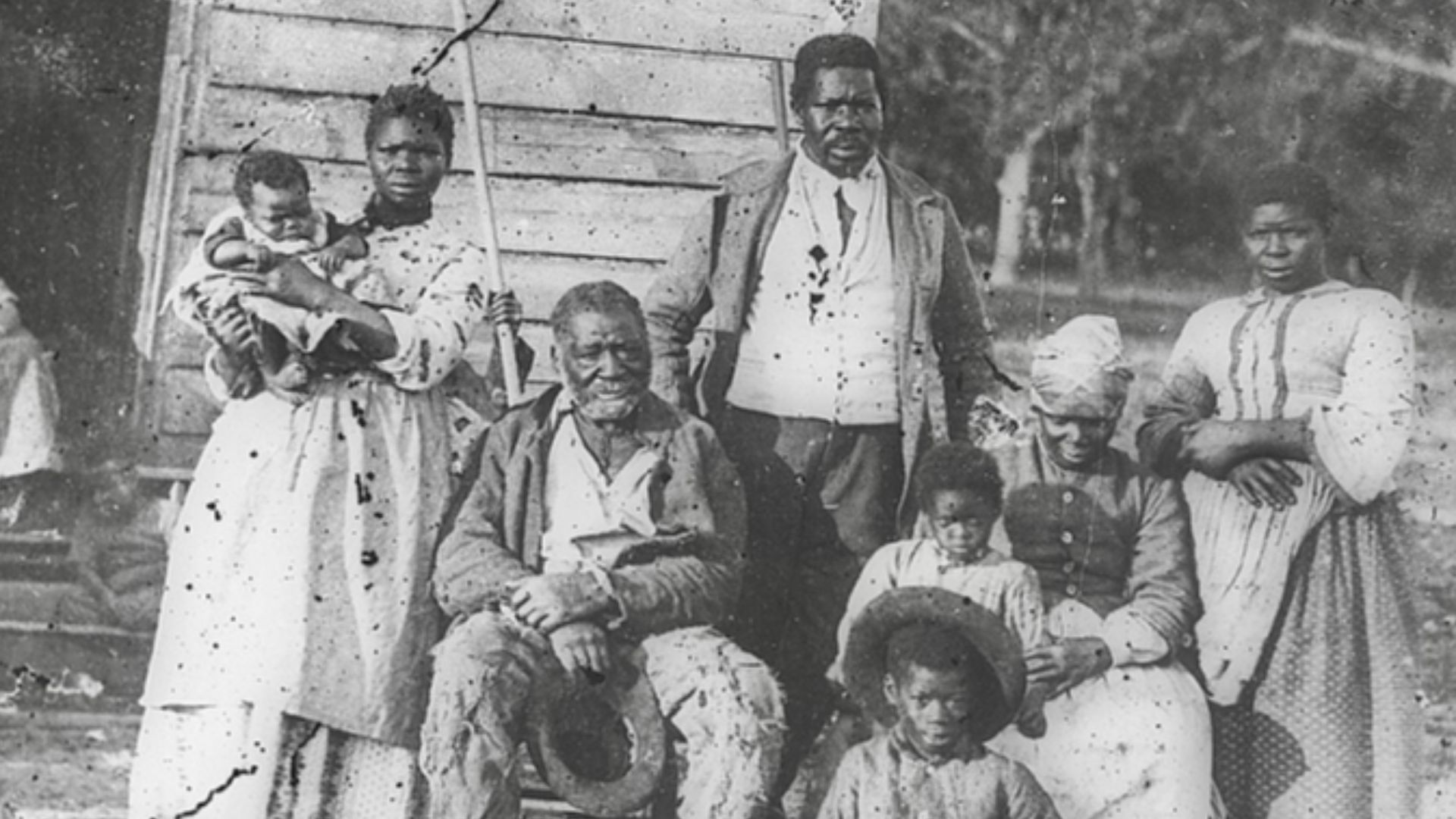 File:Family of African American slaves on Smith's Plantation Beaufort South Carolina.jpg