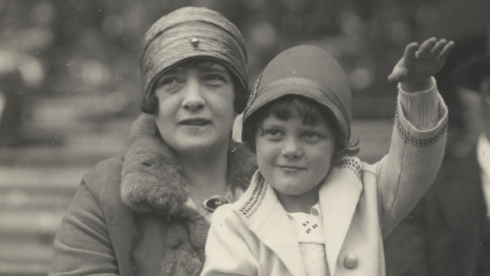 File:Helen and Dorothy Ruth.jpg