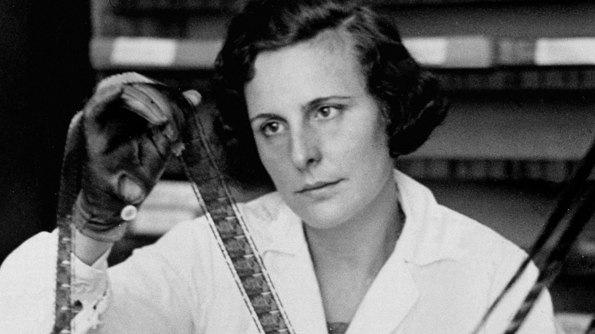 File:Leni Riefenstahl, 1935.jpg