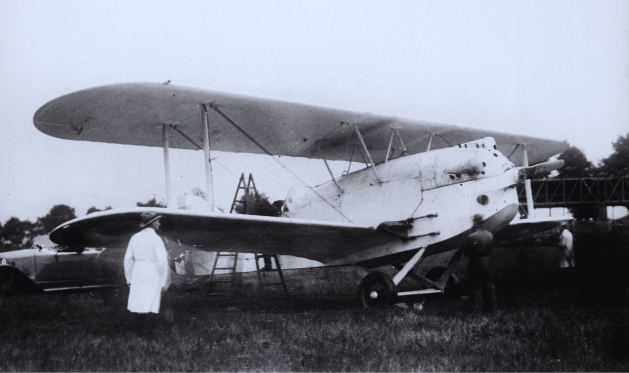 Gettyimages - 159146572, Charles Nungesser (1892-1927), French Aviator Charles Nungesser (1892-1927), French aviator and his Levasseur plane 'L'Oiseau blanc' 