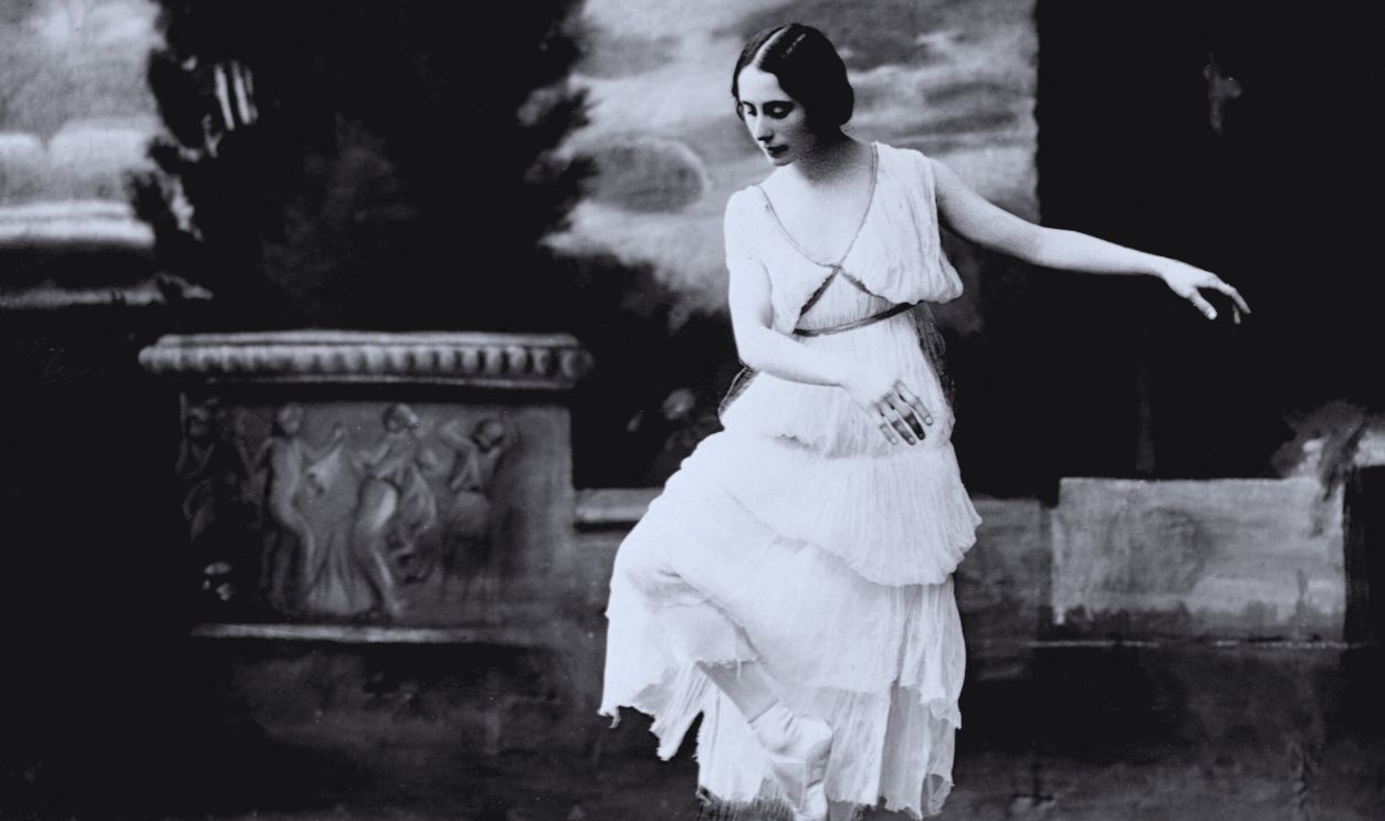   Gettyimages - 615288916, Anna Pavlova Anna Pavlova (1882-1931), the Russian ballerina, most renowned for her solo performance in Michel Fokine's Dying Swan. 