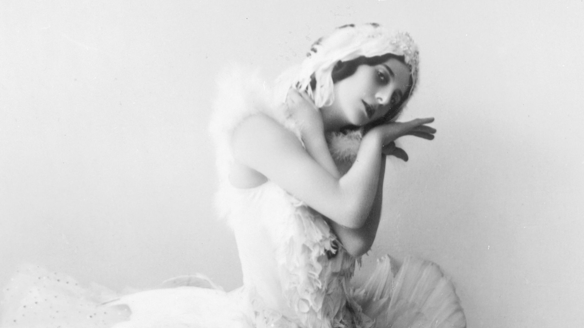 File:Anna Pavlova as the Dying Swan.jpg