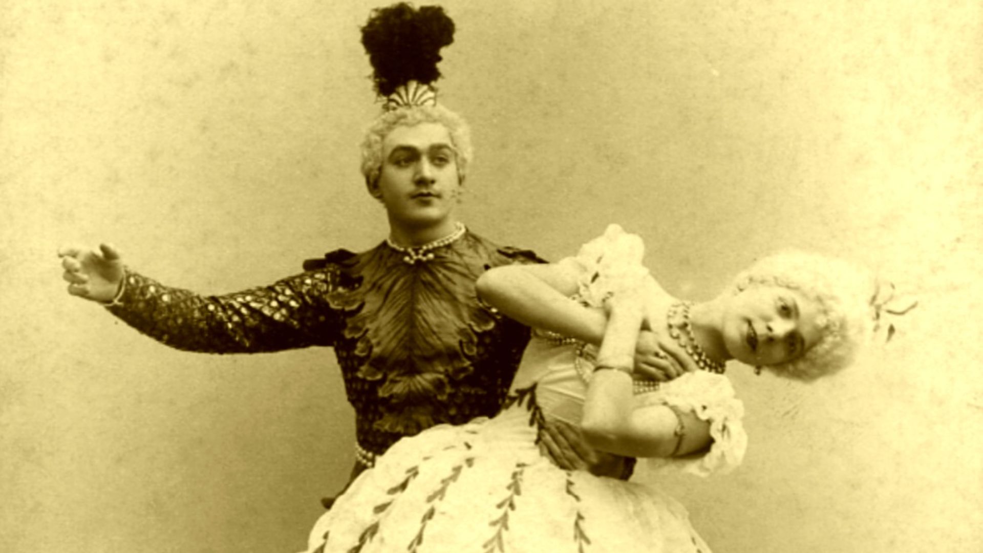 File:Legat and Legnani Camargo.jpg