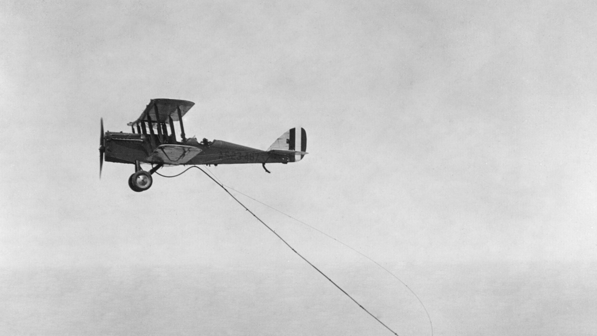 File:Refueling, 1923.jpg