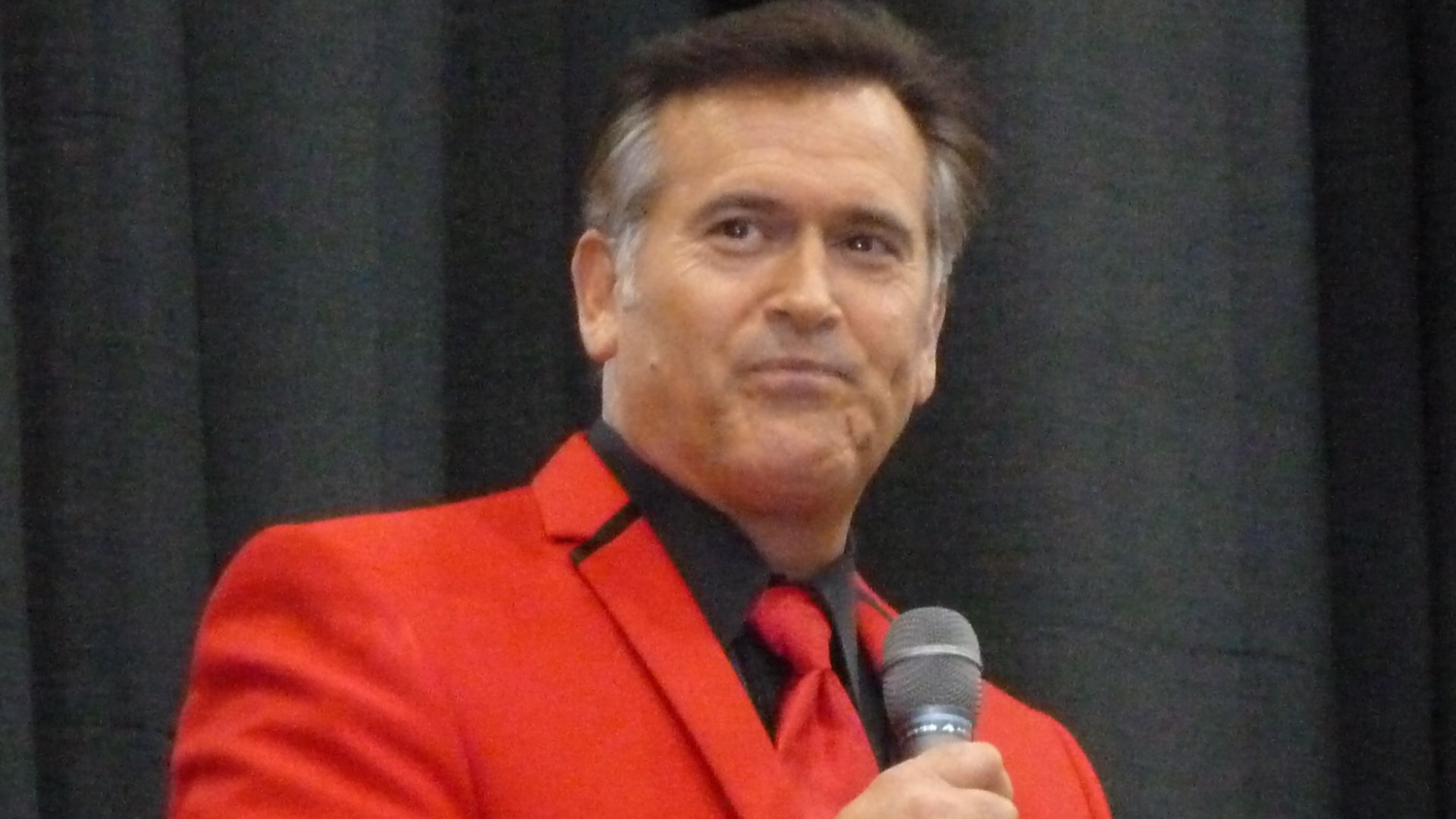 File:Bruce Campbell 2011.jpg