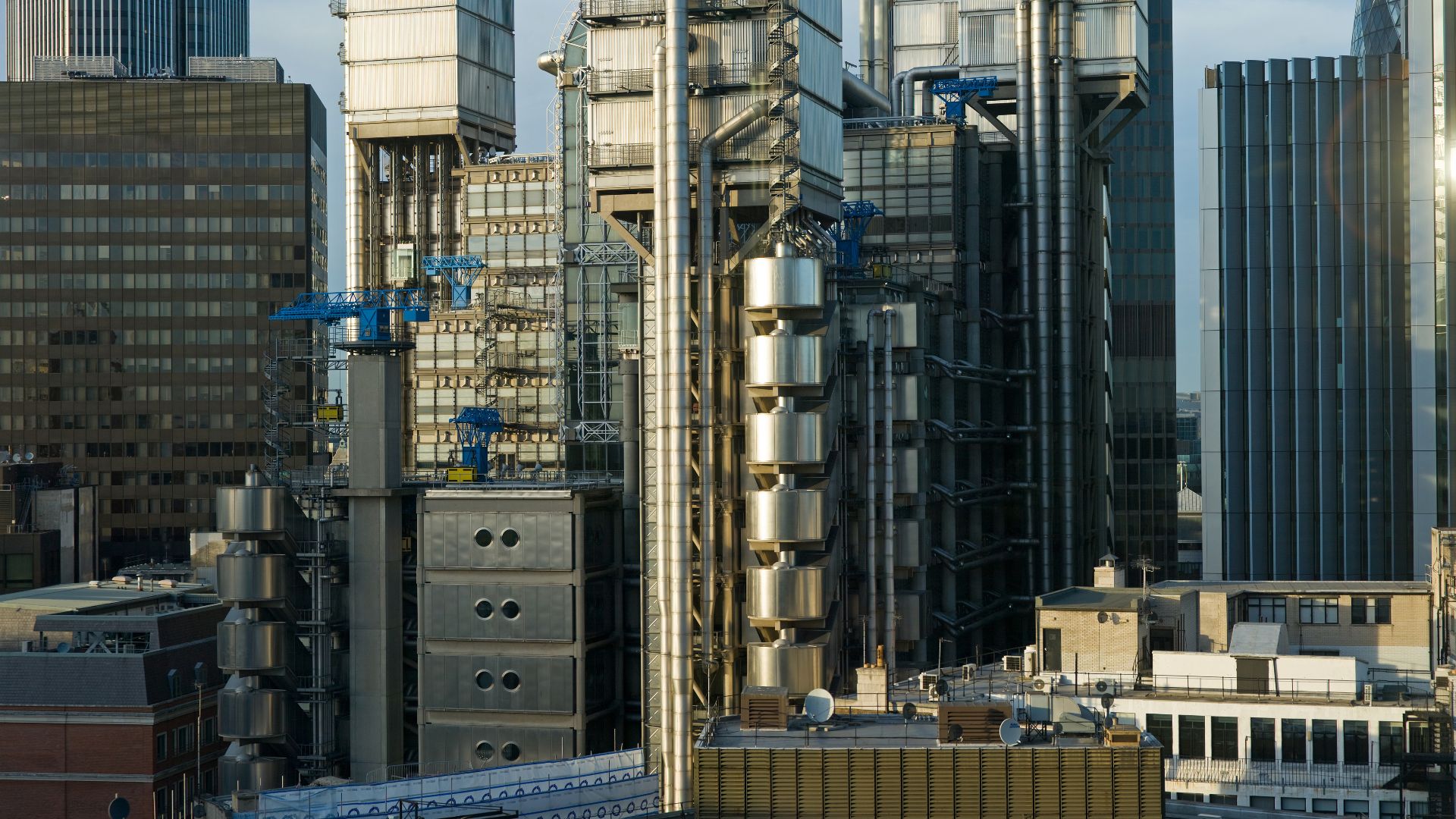 File:Lloyds Building, London - 2007.jpg