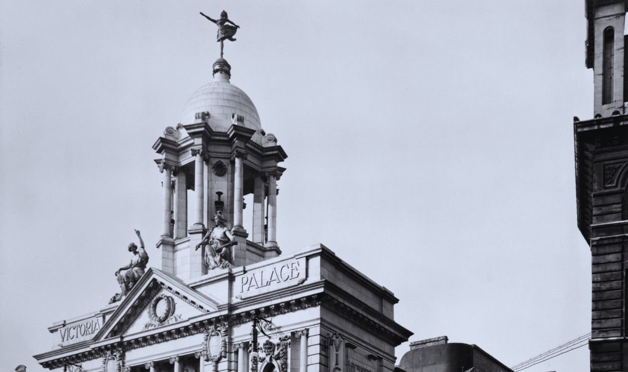 Gettyimages - 464411491, Victoria Palace Theatre, London, 1912. Artist: Bedford Lemere and Company 