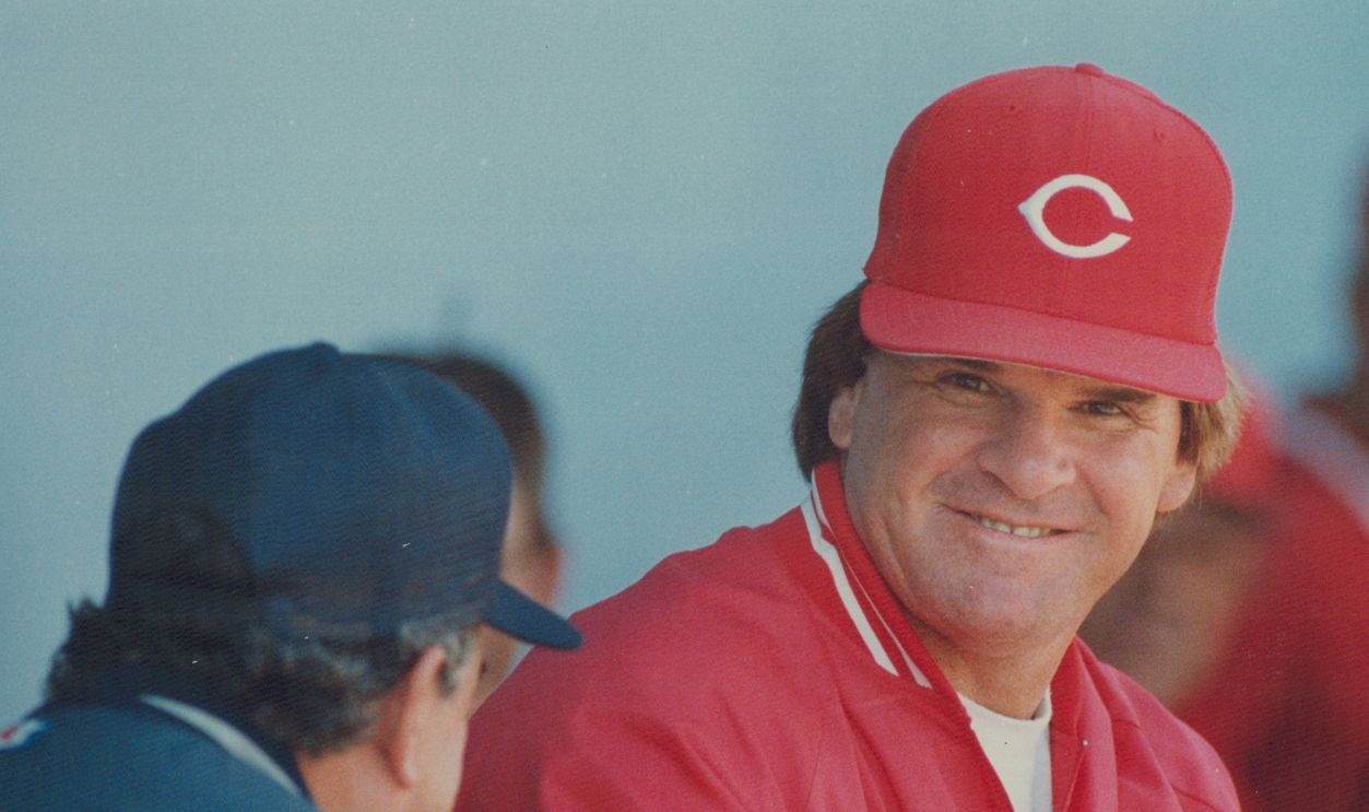 'I'm not worried': Reds manager Pete Rose can still smile and says he's under no pressure despite hysteria of gambling probe. 'I've got a job to do;' he says.