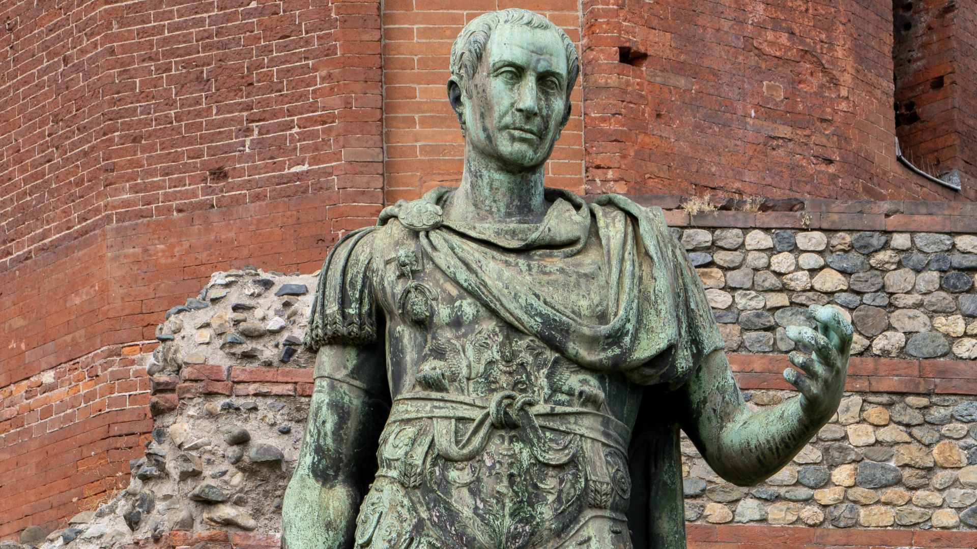 File:Statue of Julius Caesar in Turin.jpg