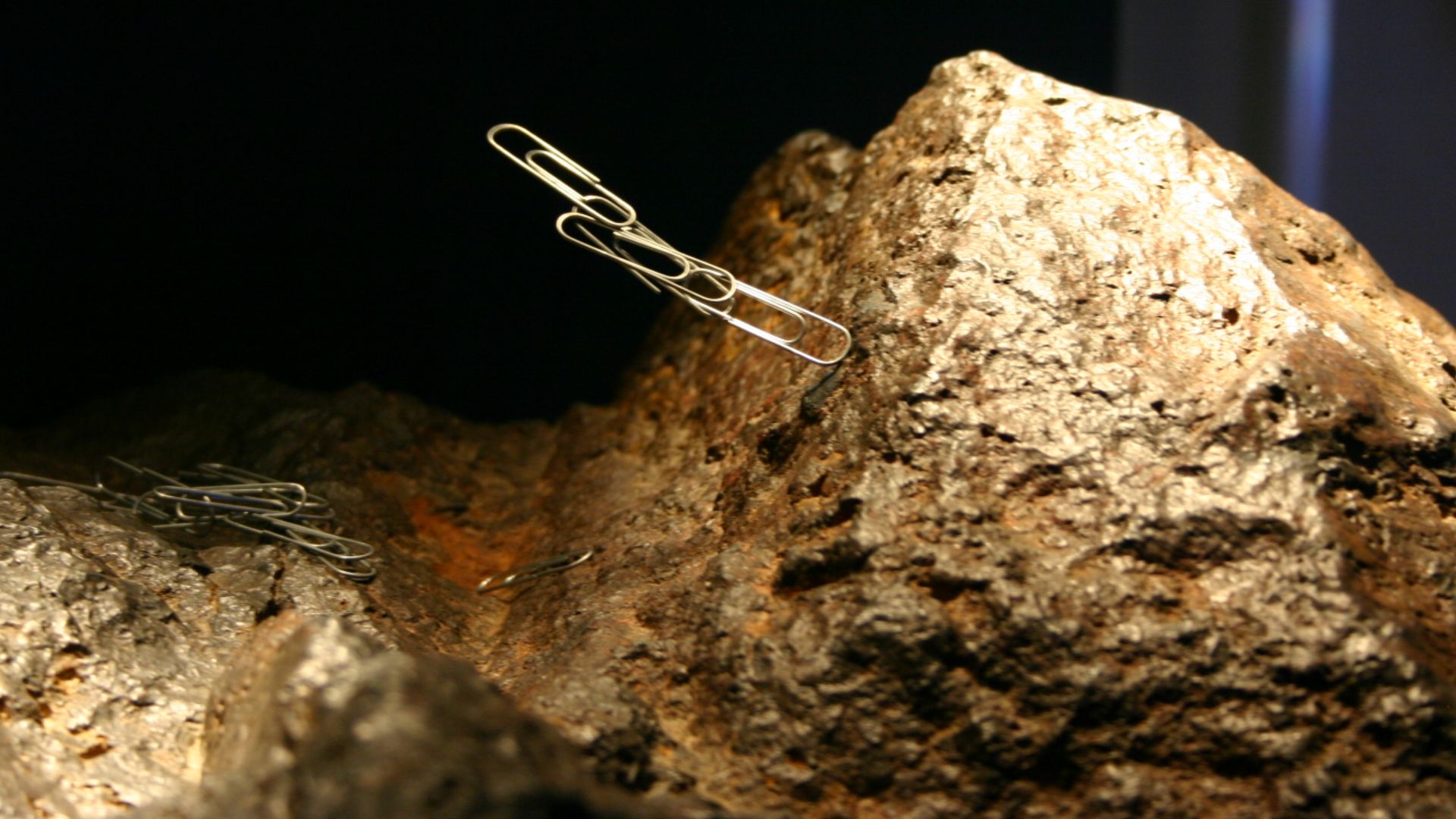 File:Magnetite Lodestone.jpg