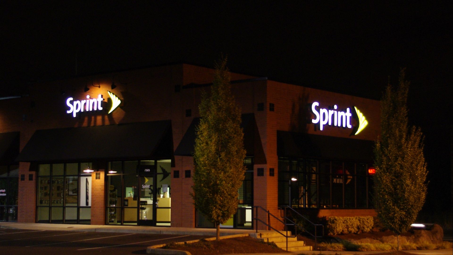 File:Sprint store on TV Highway - Hillsboro, Oregon.JPG