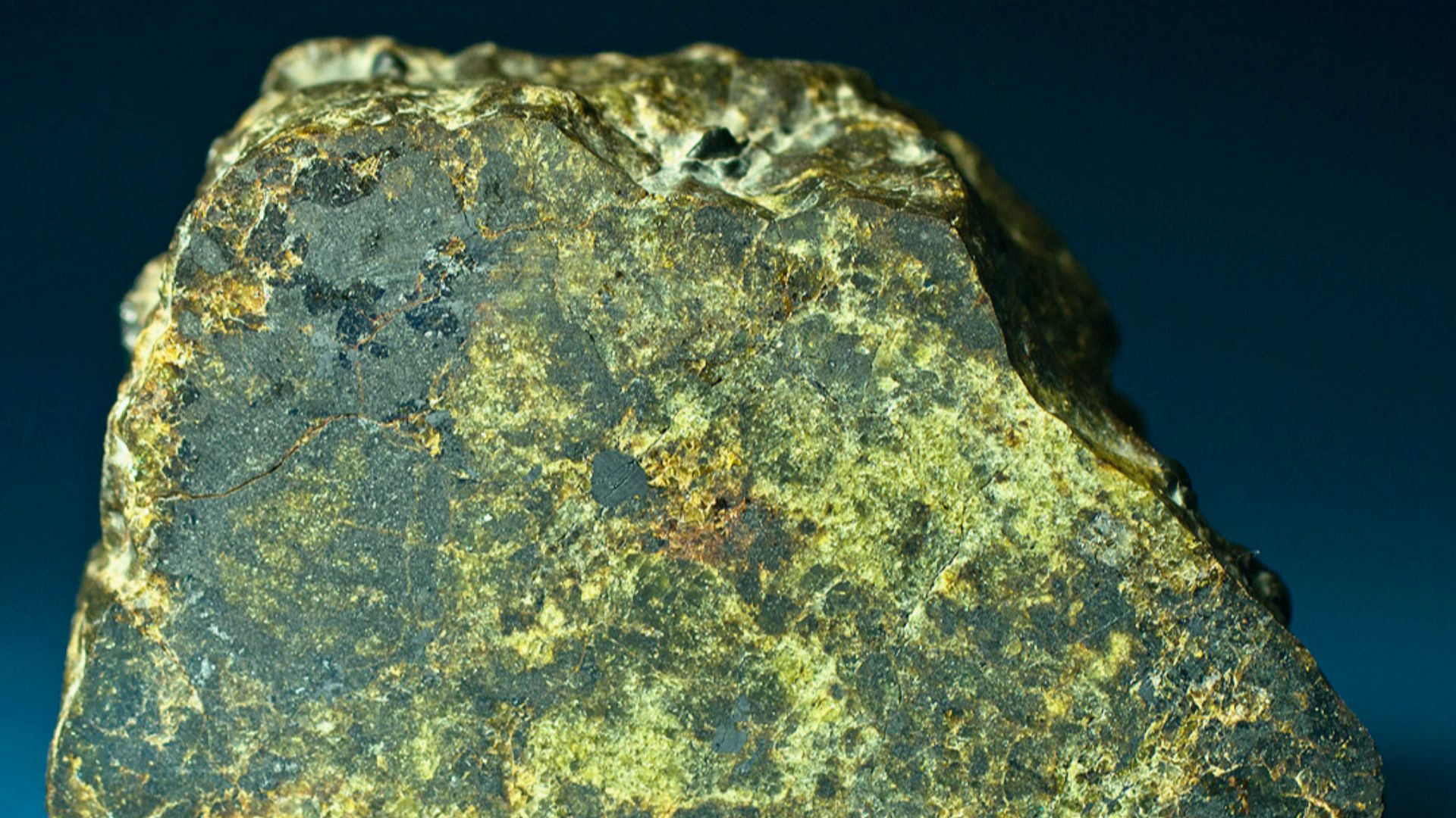 File:Ever wonder what the Earth’s mantle looks like? (51150649117).jpg