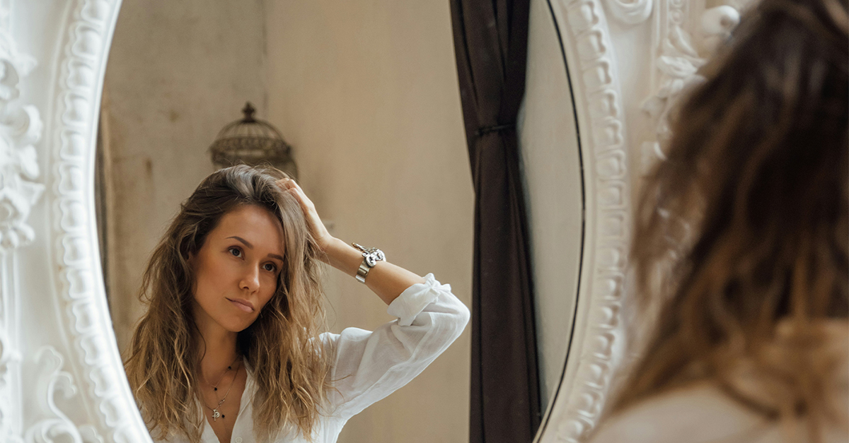 I have no mouth, so I cannot lie. I see the truth, without use of eyes. If you feel ready, then think carefully. What is it you see, when you look at me?