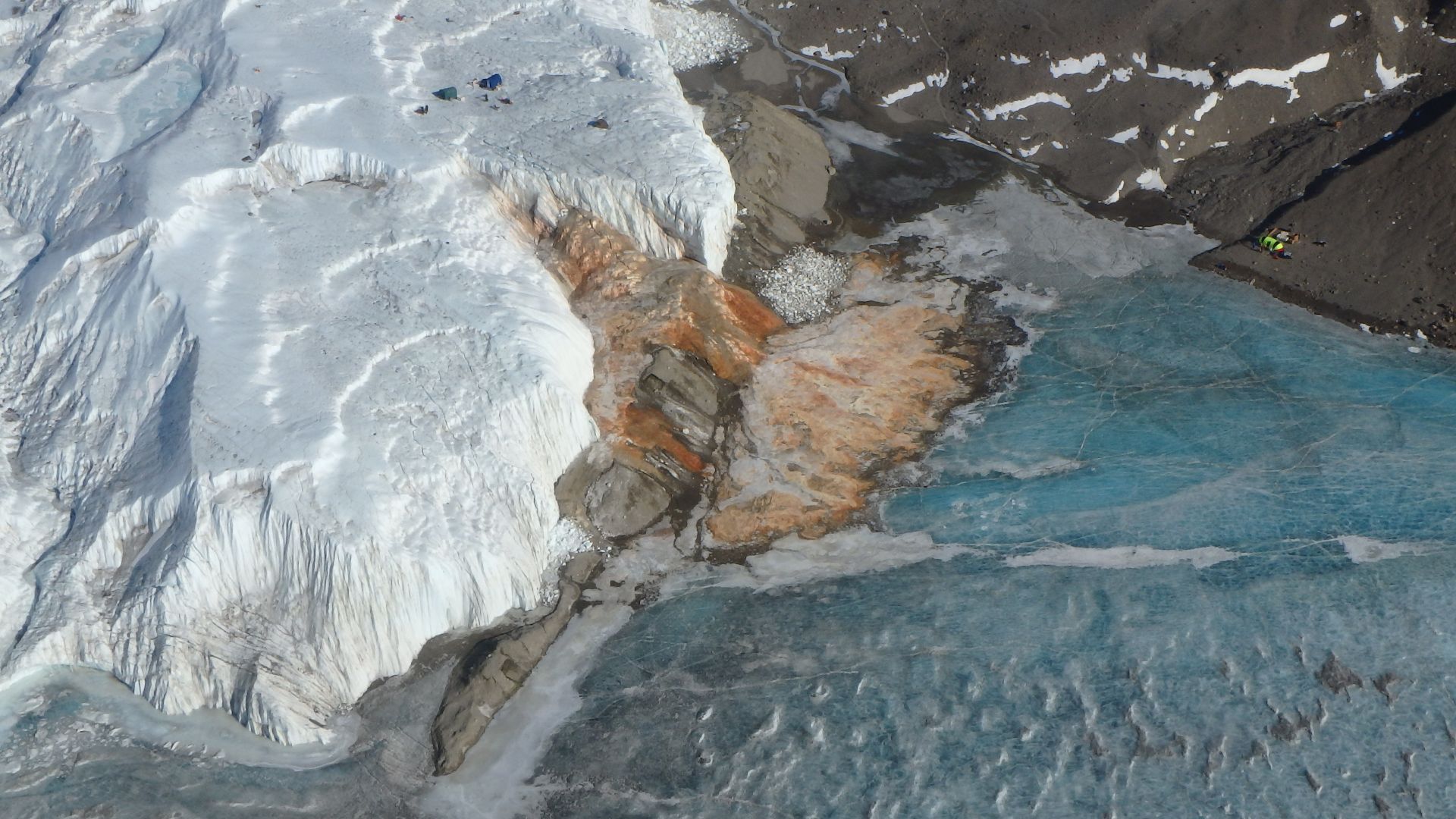 File:Blood Falls 2014 01.jpg