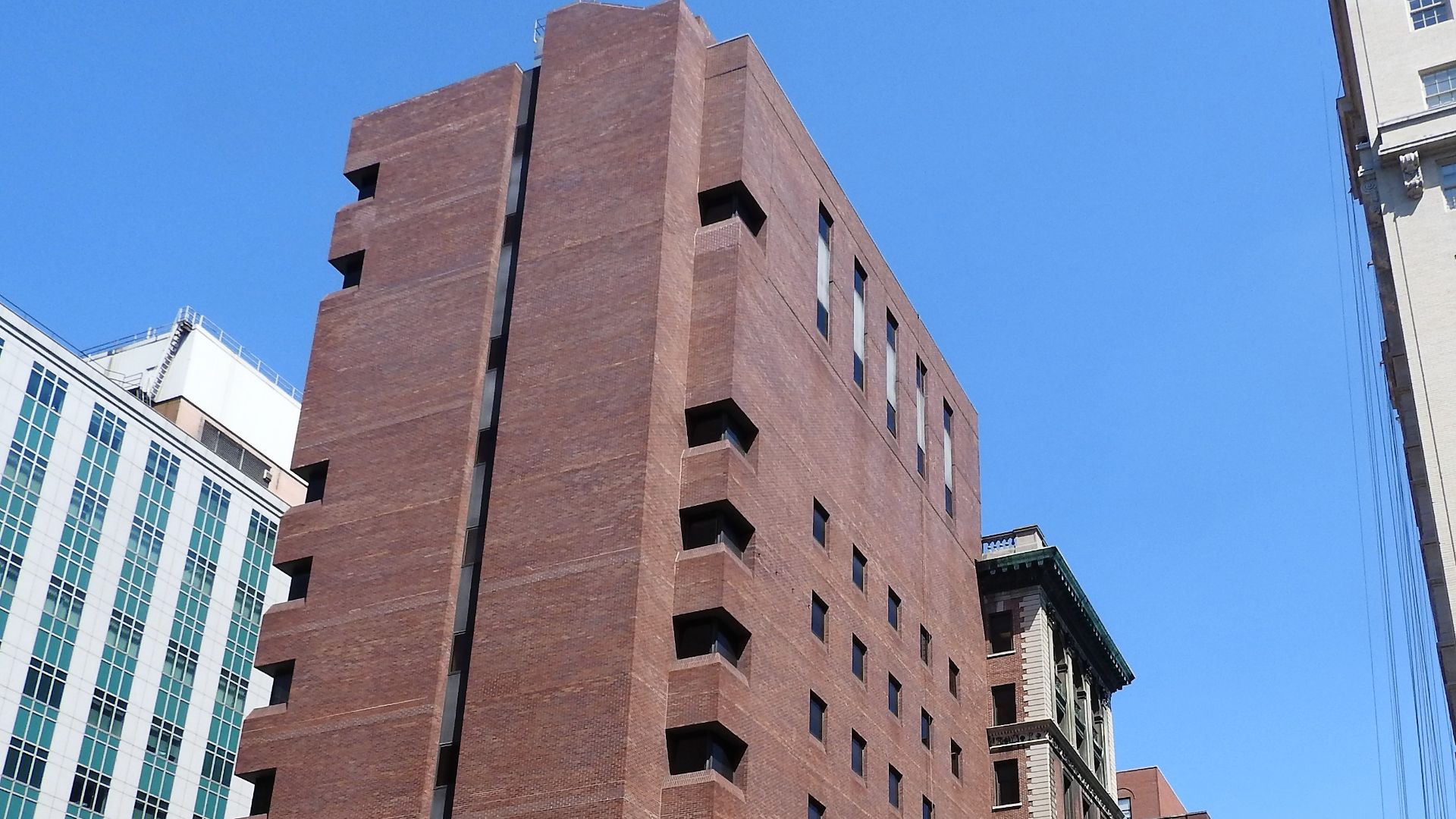 File:Lenox Hill Hospital Park Av jeh.jpg