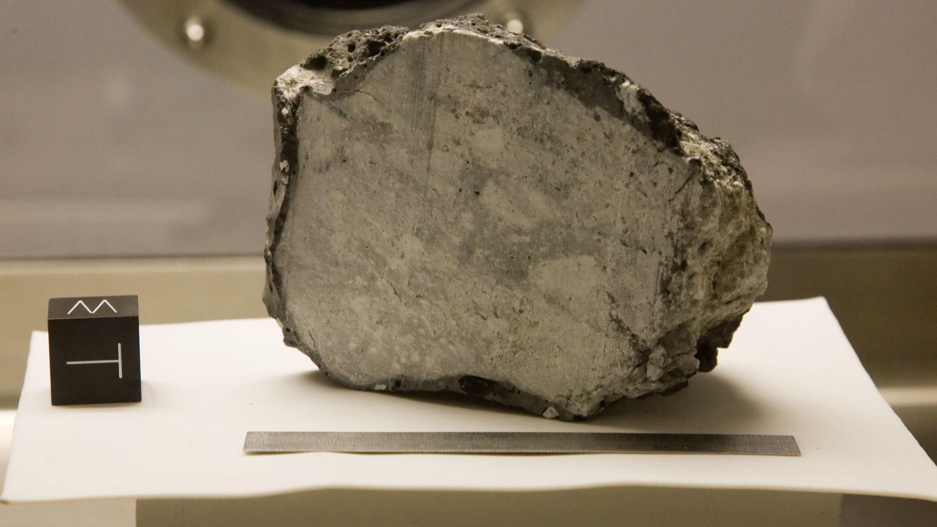File:Moon rock 1, JSC.jpg