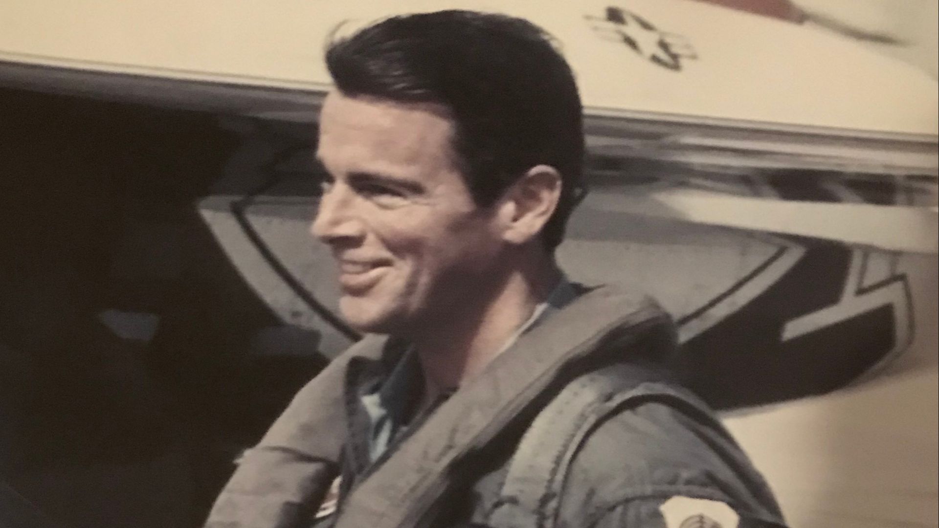 File:August Busch IV in pilot suit.jpg