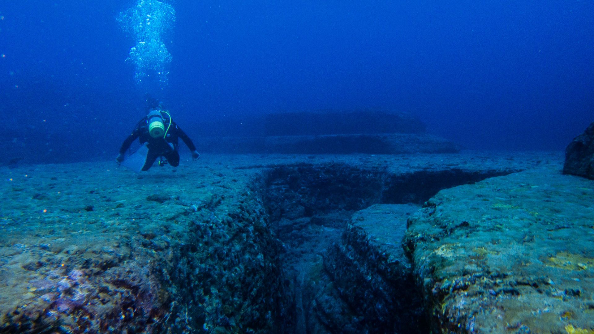 File:Yonaguni Monument DSC02860 (12737117285).jpg