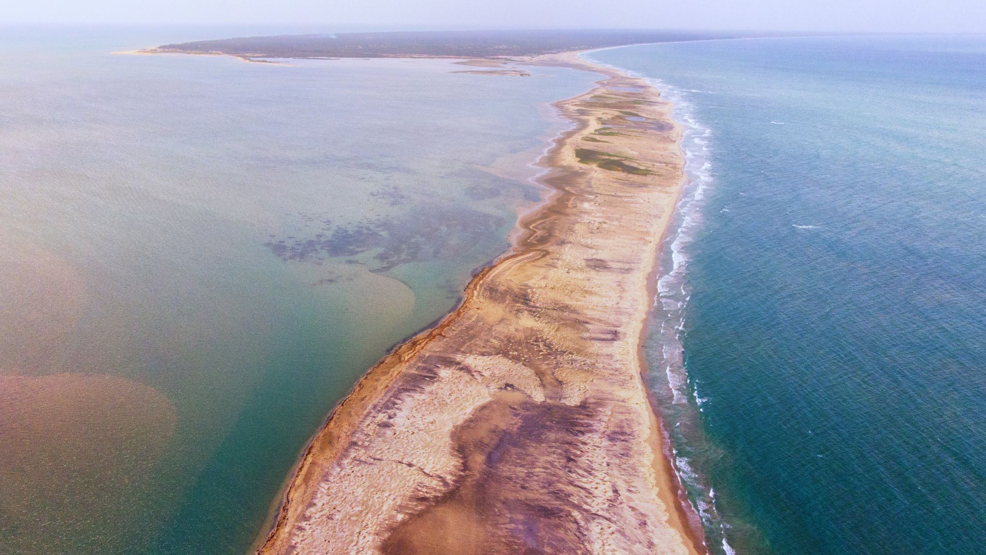 File:Adam's Bridge - Mannar - Sri Lanka (41684264870).jpg