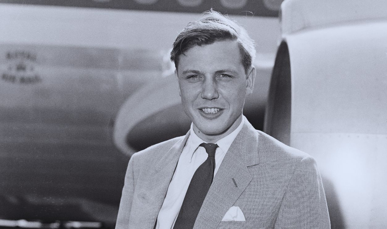 Gettyimages - 1188632733, Attenborough At Heathrow David Attenborough, presenter of the BBC's 'Zoo Quest' nature documentaries, at London Airport (now Heathrow) before a flight to the South Pacific, 8th September 1959.