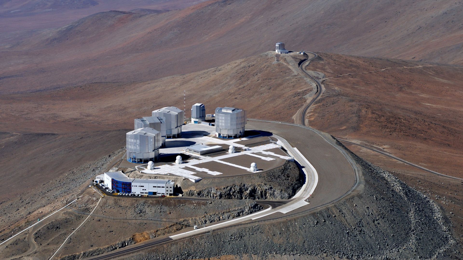 File:View of the Very Large Telescope.jpg