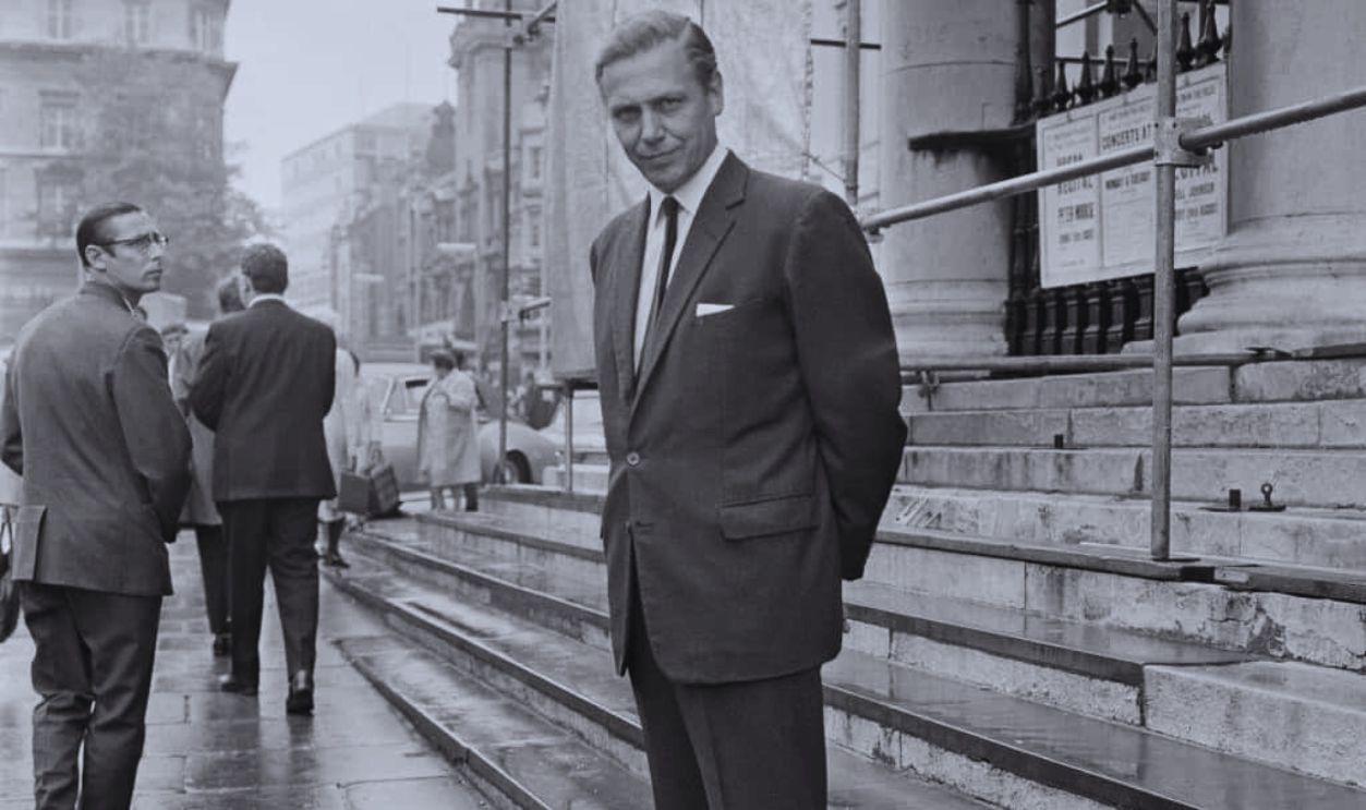 Gettyimages - 1183090843, David Attenborough English broadcaster and natural historian David Attenborough on the steps of St Martin-in-the-Fields church near Trafalgar Square, London, UK, 26th August 1970. 