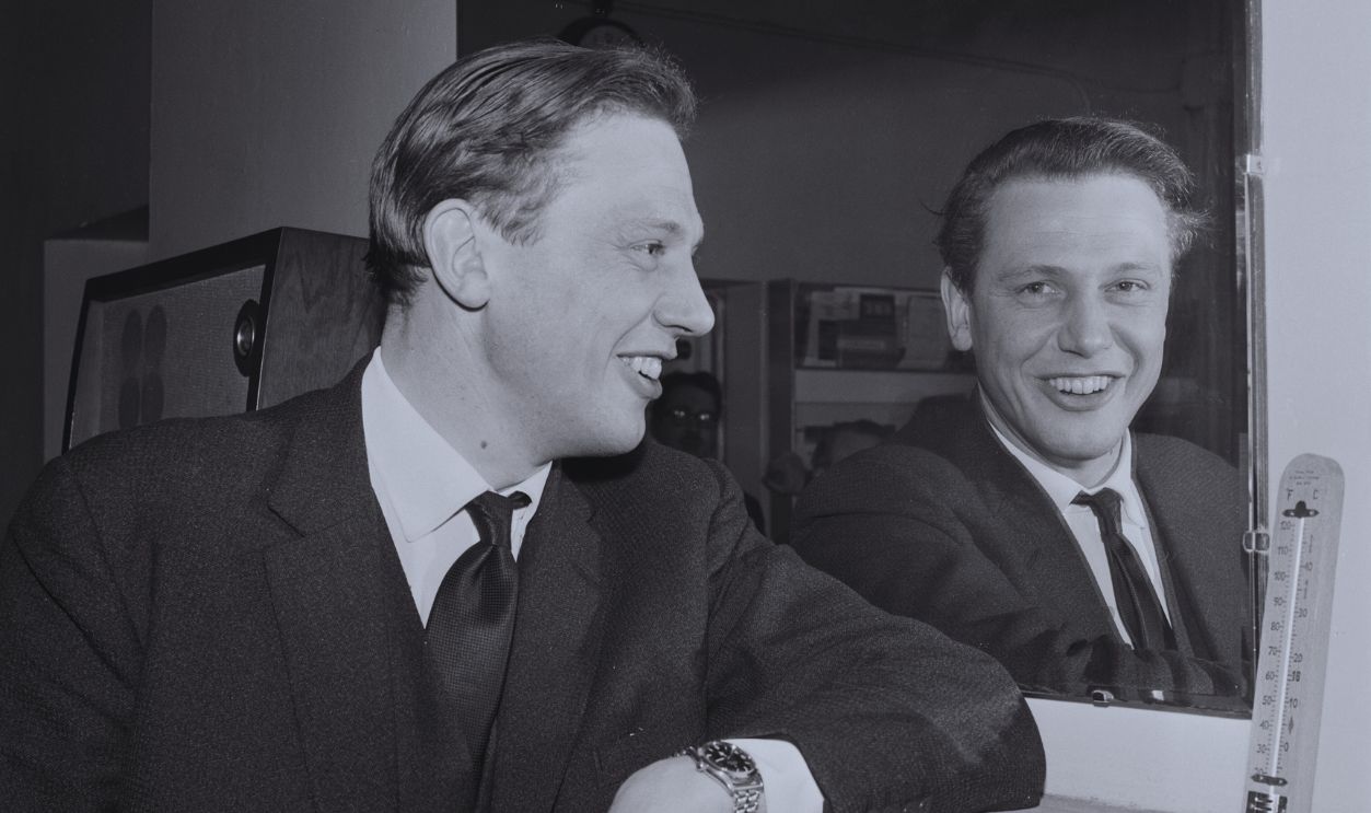 Gettyimages - 701845903, Attenborough And Reflection English broadcaster, naturalist and newly-appointed controller of BBC Two, David Attenborough, 4th March 1965.