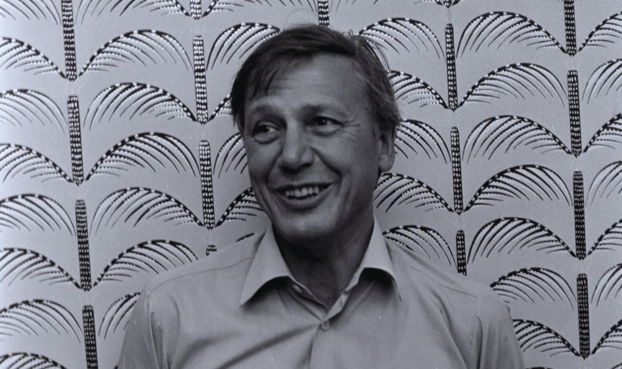 Gettyimages - 1428397124, Portraits of Sir David Attenborough in New York City Sir David Attenborough poses for portraits during an interview on October 19, 1981 in New York City.