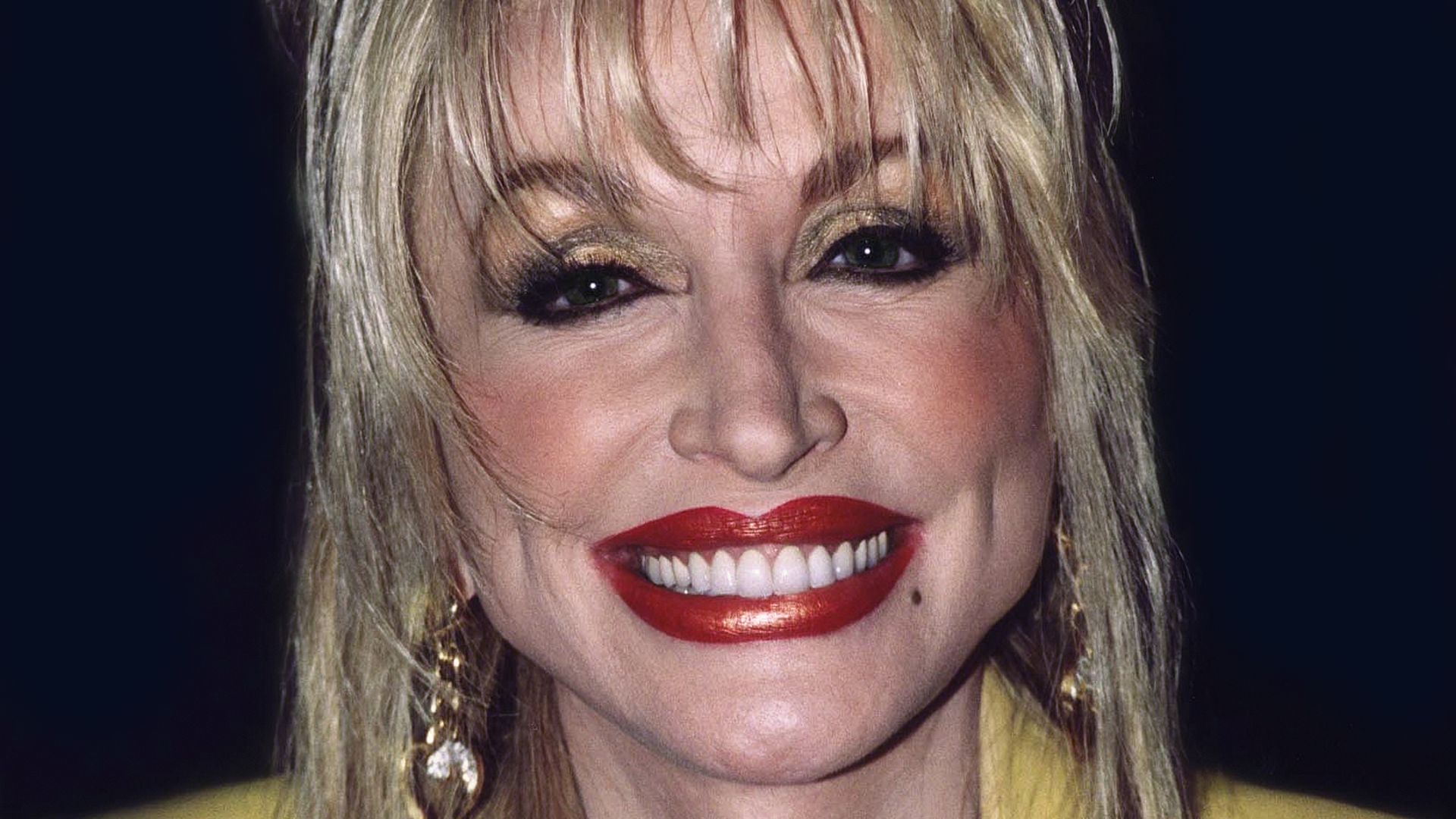 File:Dolly Parton 2000.jpg