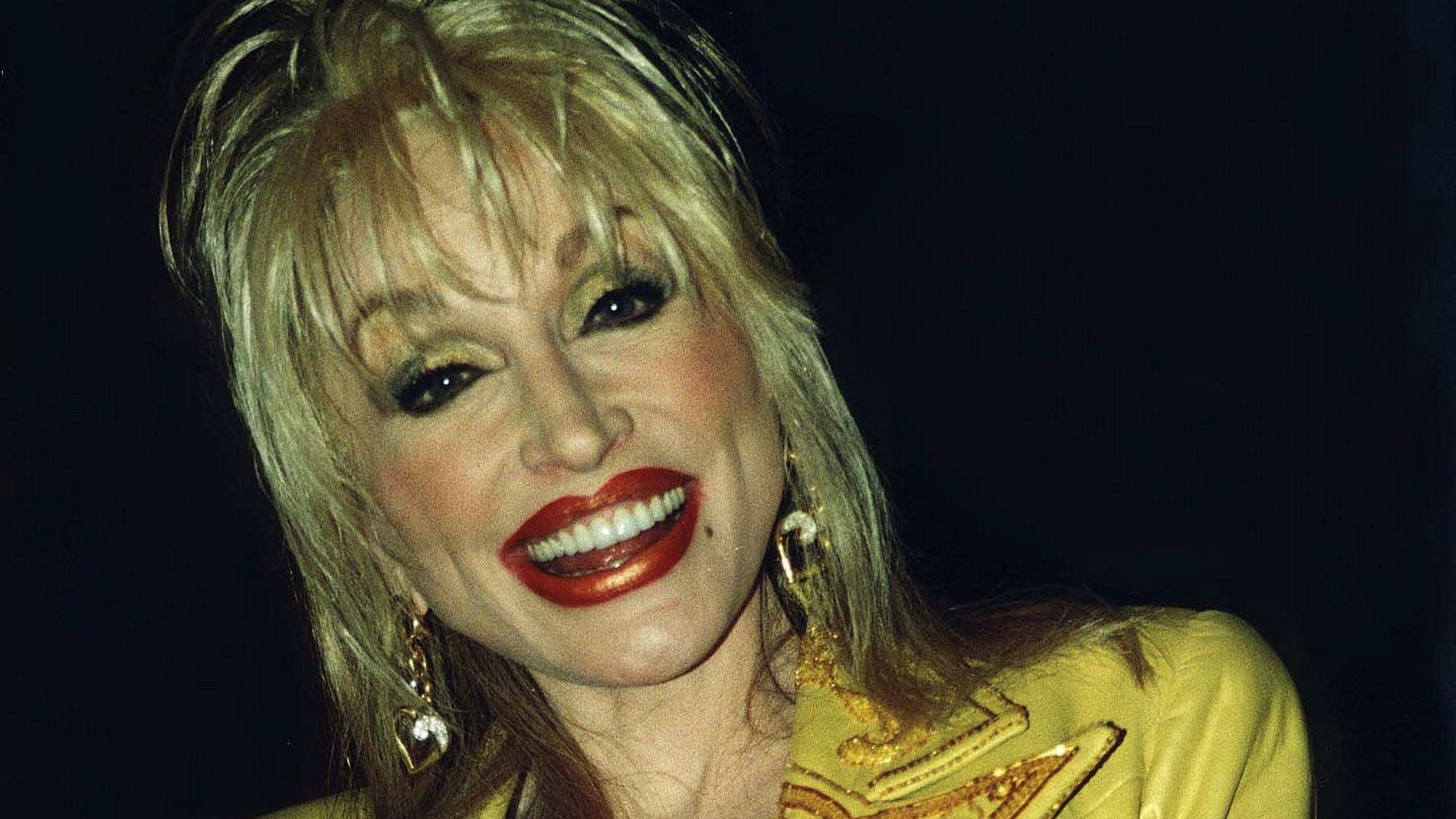 File:Dolly Parton in 2000.jpg