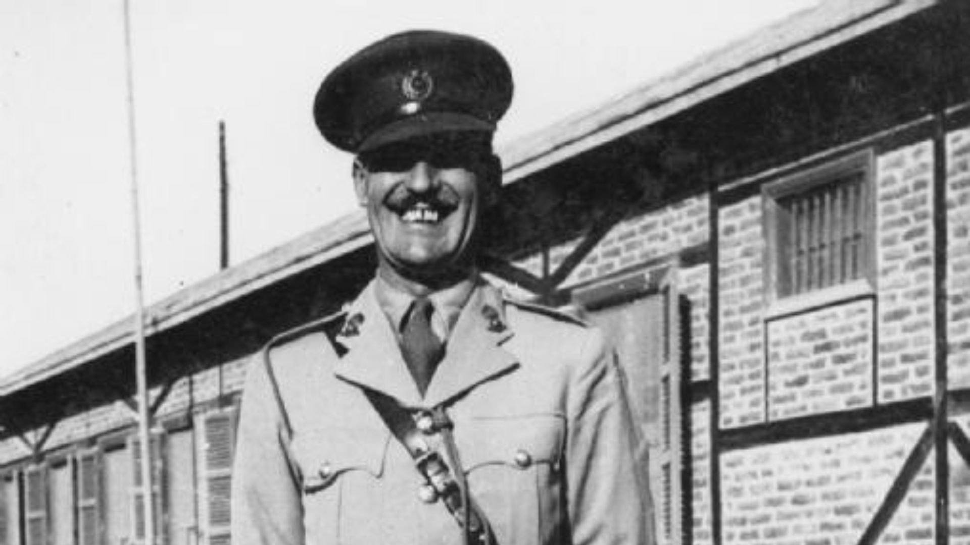 File:Jasper Maskelyne and a Force, Royal Engineers HU95036.jpg