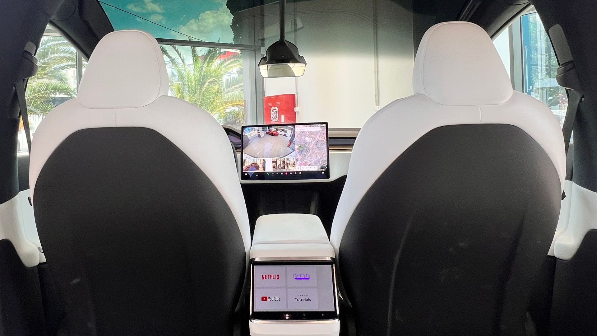 File:Tesla Model X Plaid Interior 2.jpg