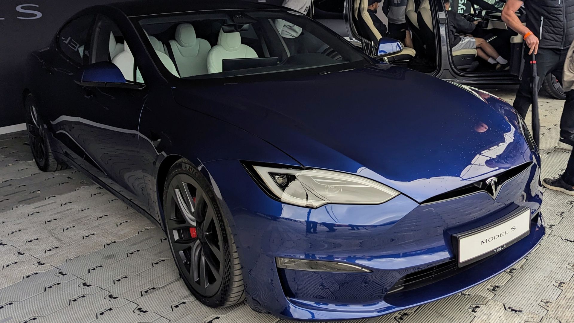 File:2023 Tesla Model S Plaid.jpg