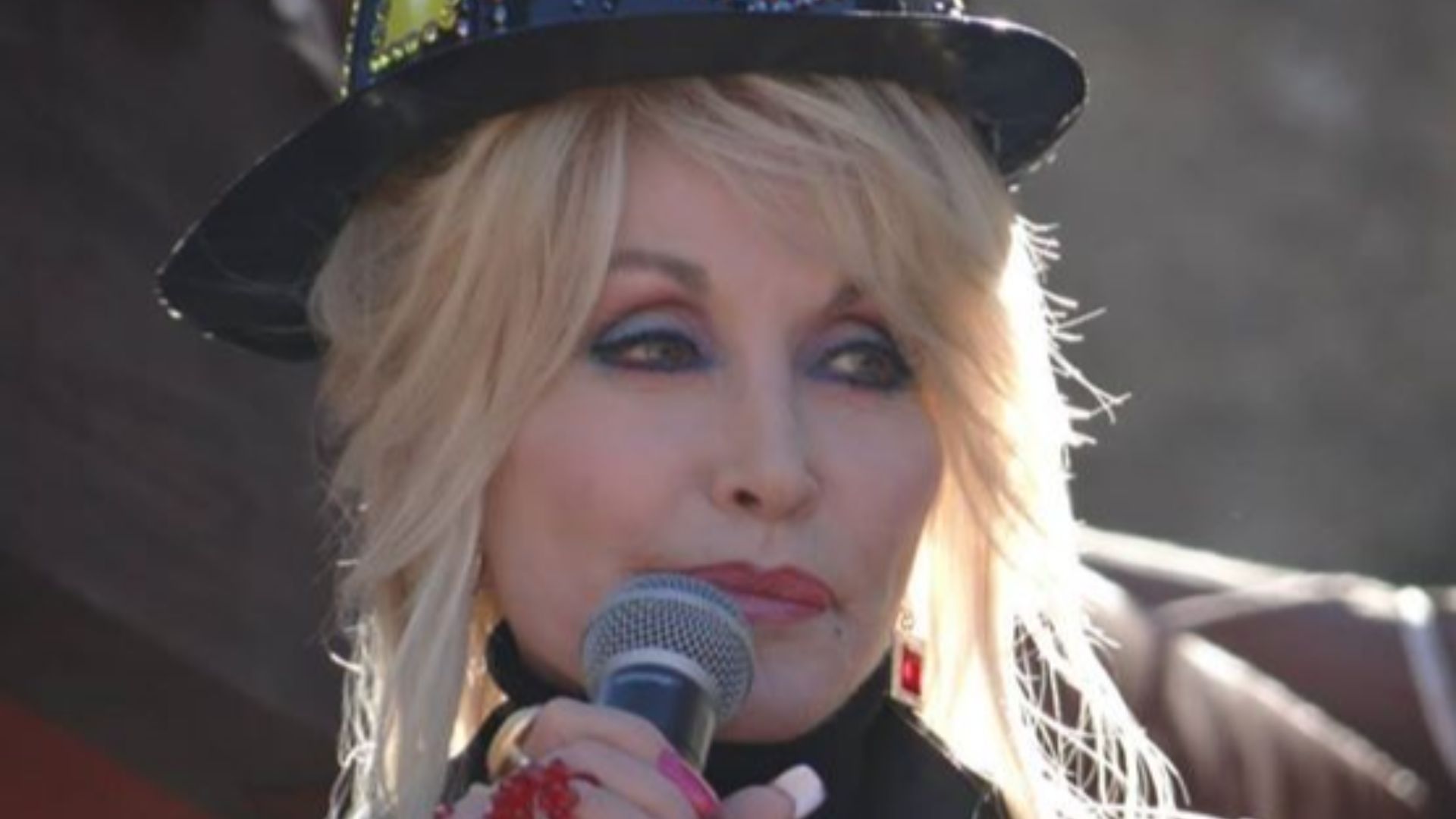 File:Dolly Parton 2014 3.jpg