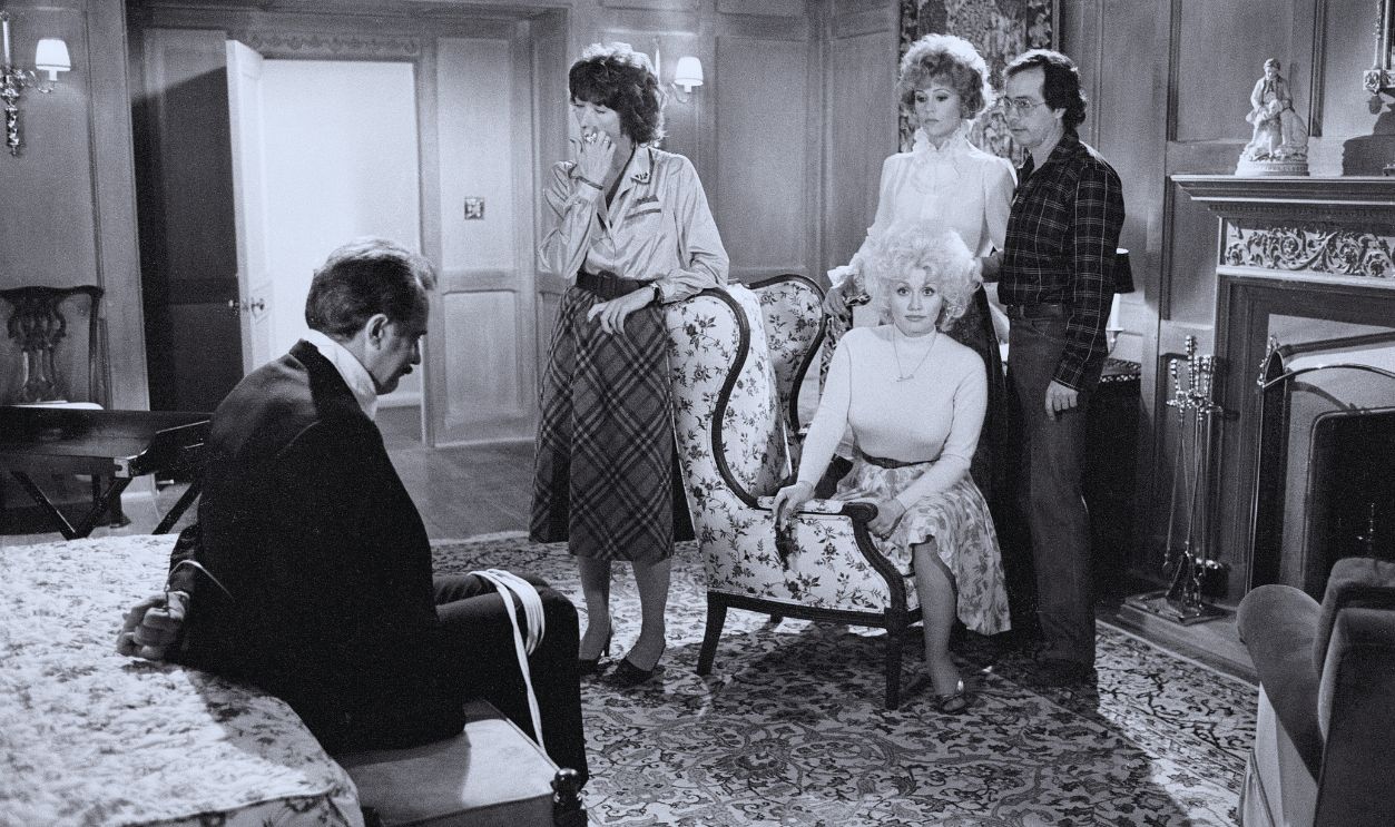 Gettyimages - 2233362670, Coleman, Tomlin, Parton, & Fonda On Set For '9 To 5' 