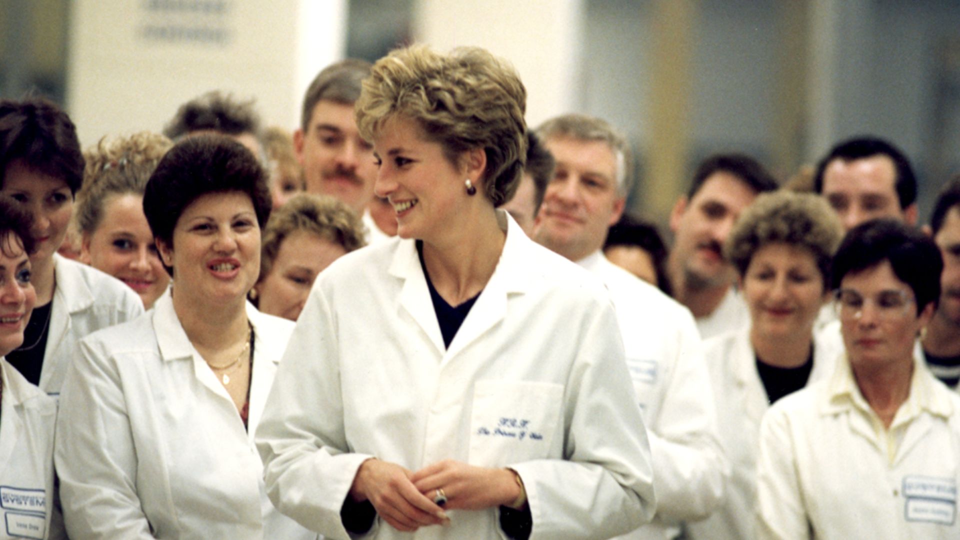File:058792 Visit by Diana Princess of Wales 1992 (4087038134).jpg
