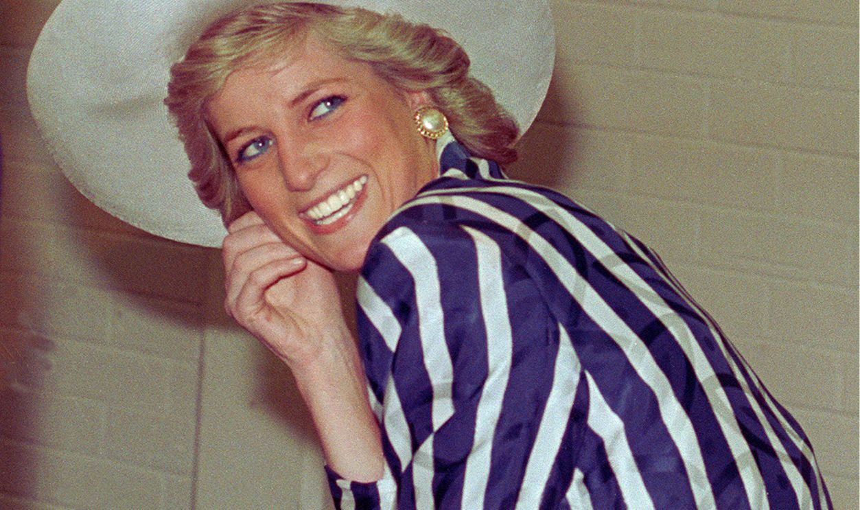 Princess of Wales Diana poses, 27 January 1988, during her visit to the Footscray Park in suburb of Melbourne. 