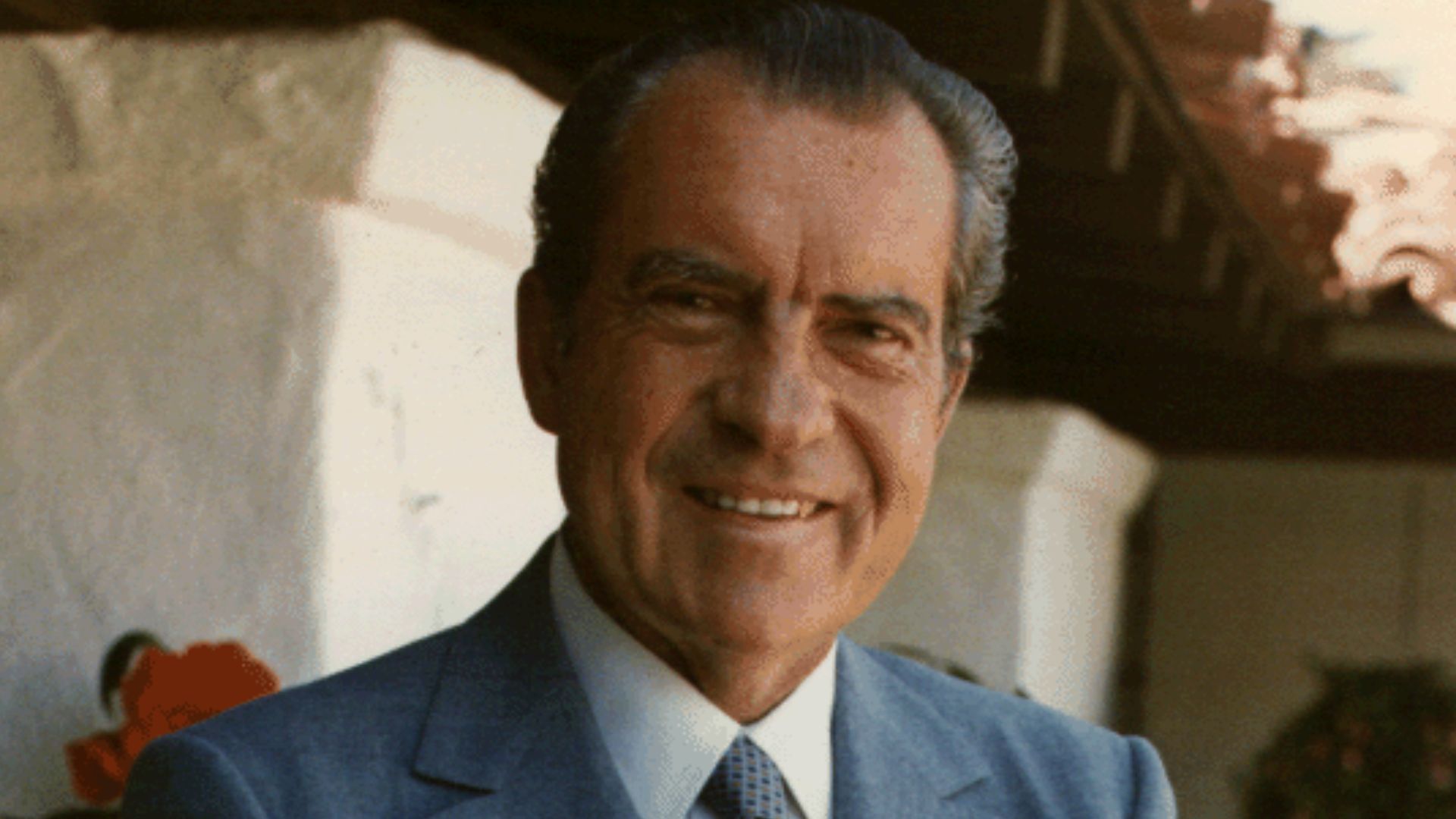File:RNIXON.gif