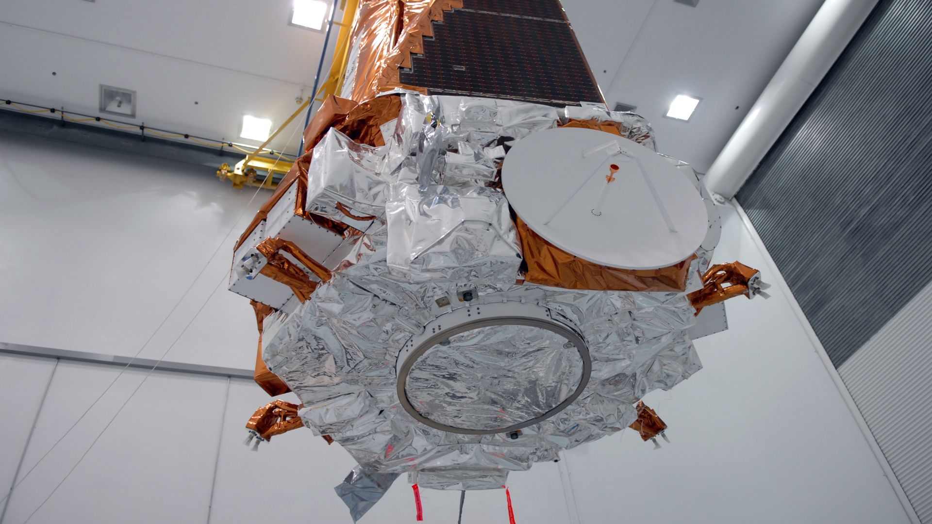 File:Kepler space telescope seen fom downside.jpg