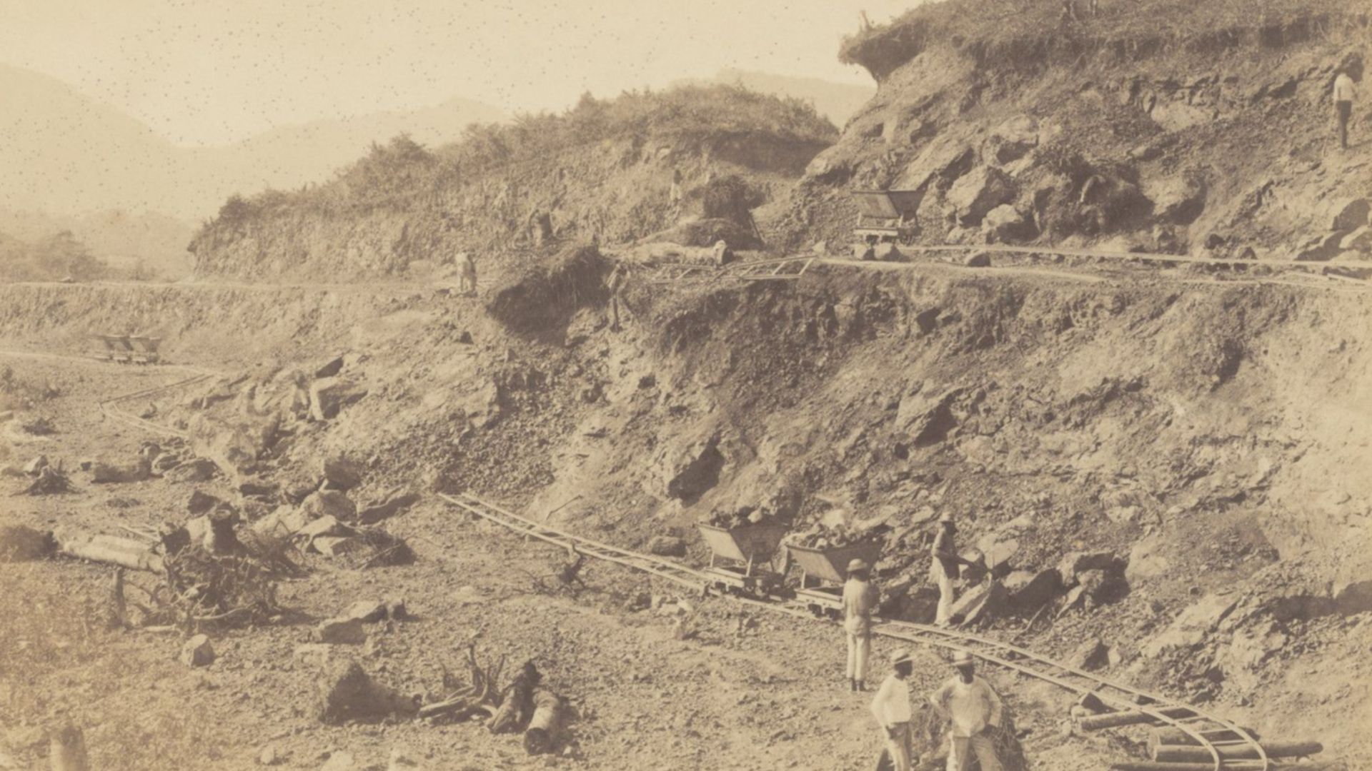 File:Workers on the Interior of the Cut for the French Construction of the Panama Canal, 1886.jpg