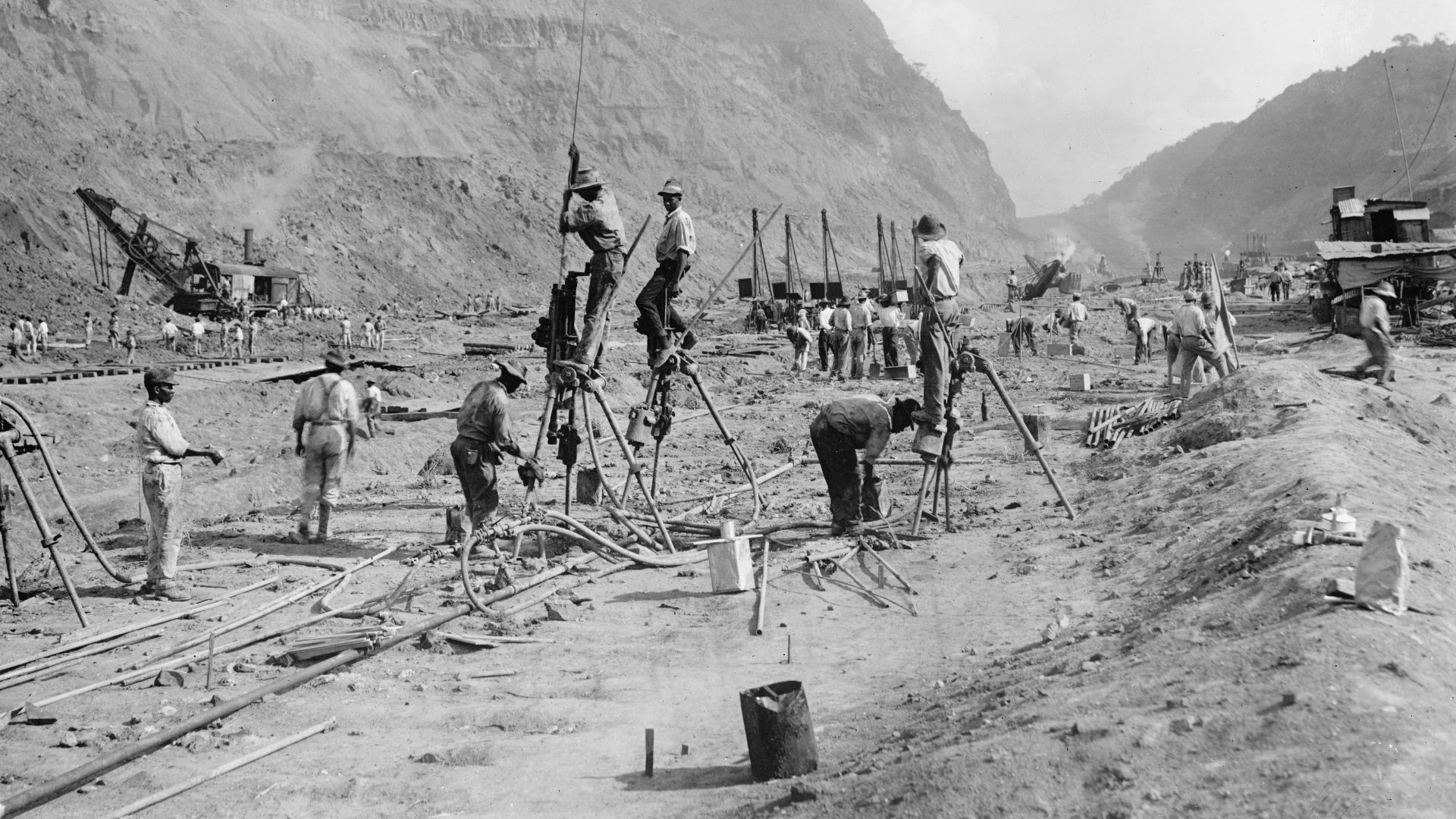 File:PANAMA CANAL LCCN2016864862.jpg