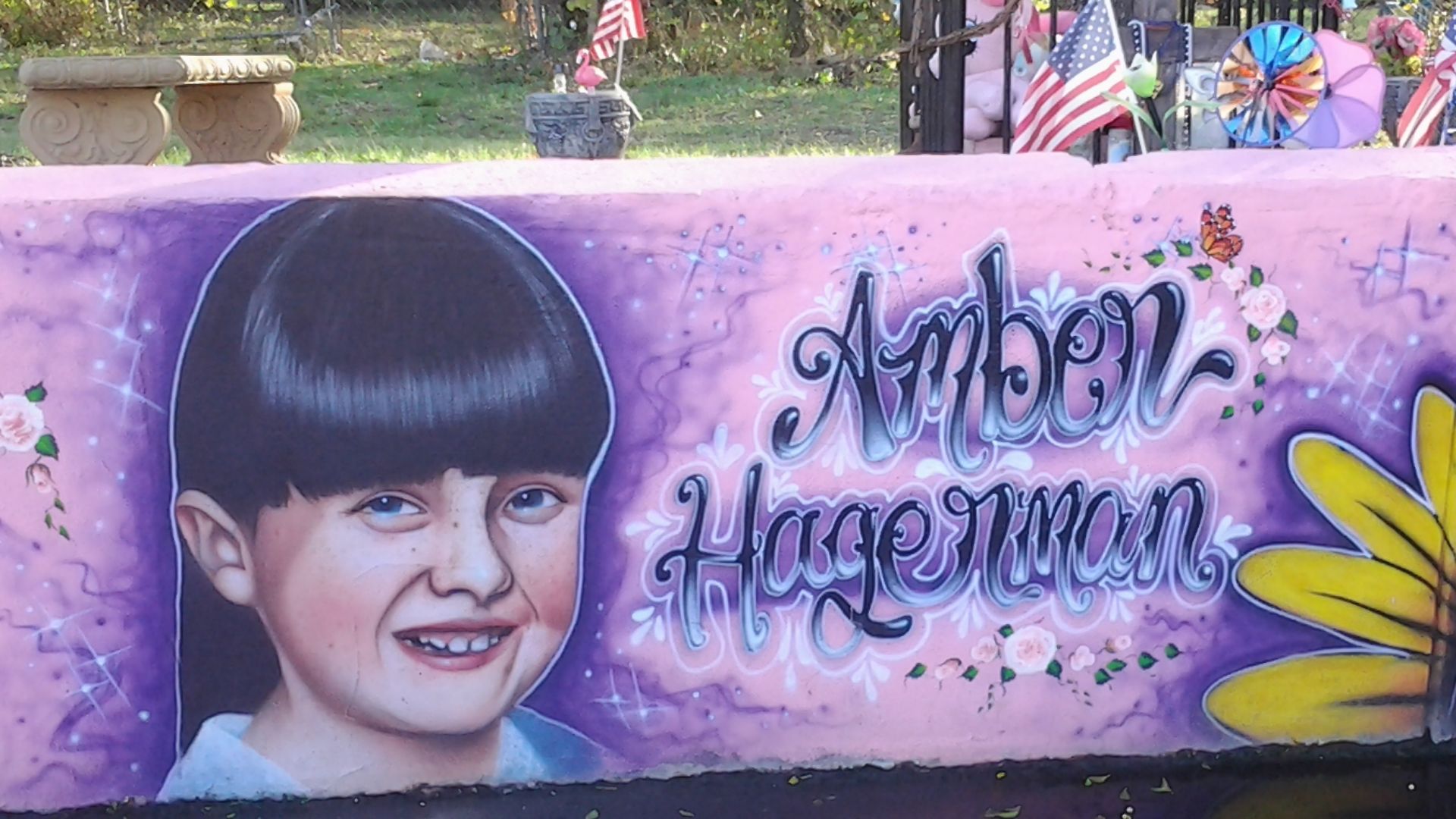 File:Amber Hagerman Memorial Arlington Texas Amber alert girl 1610 E Abram St, Arlington, TX 76010 (4).jpg