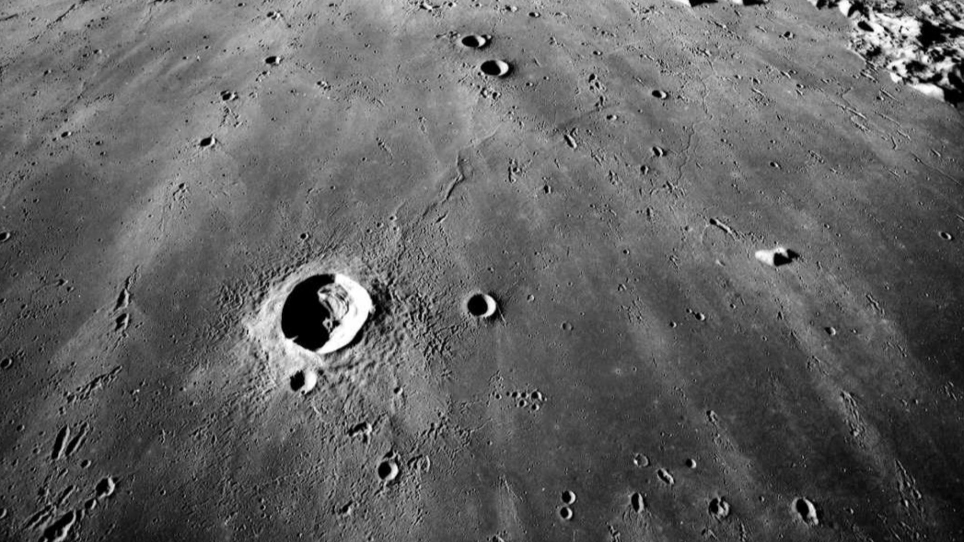 File:Mare Imbrium-AS17-M-2444.jpg